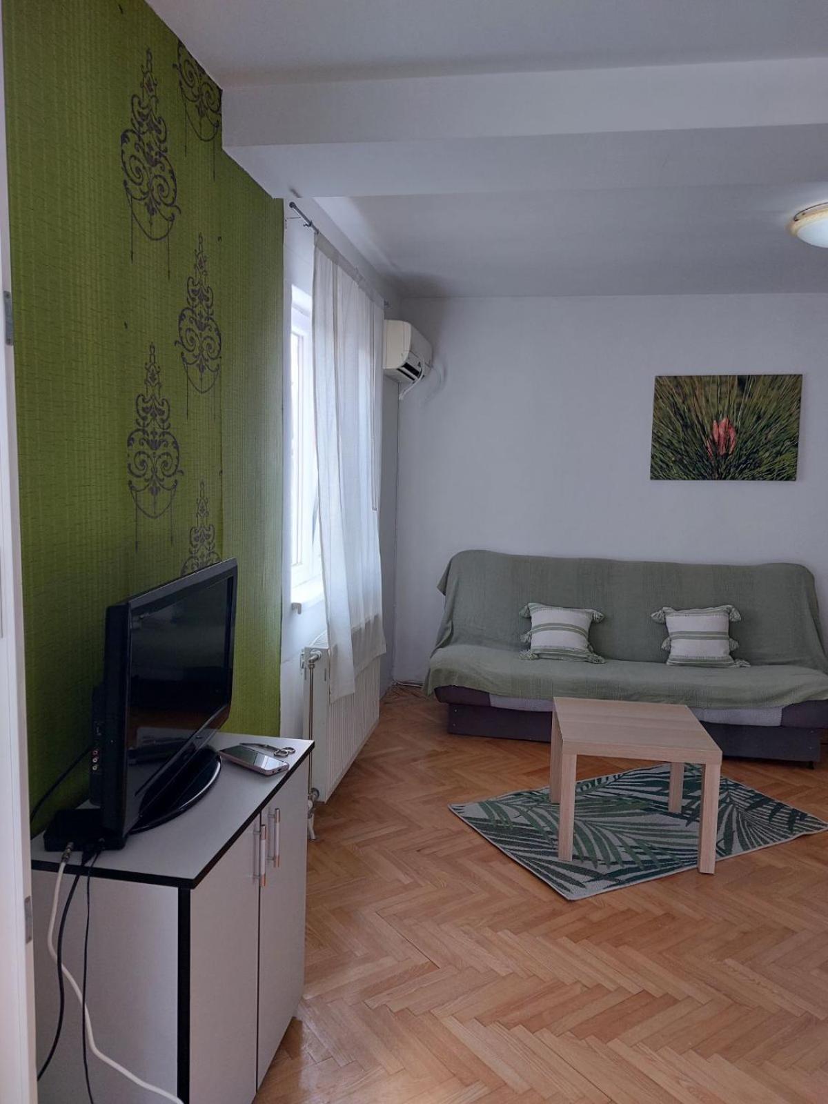Apartment Kiwi Novi Sad Bagian luar foto